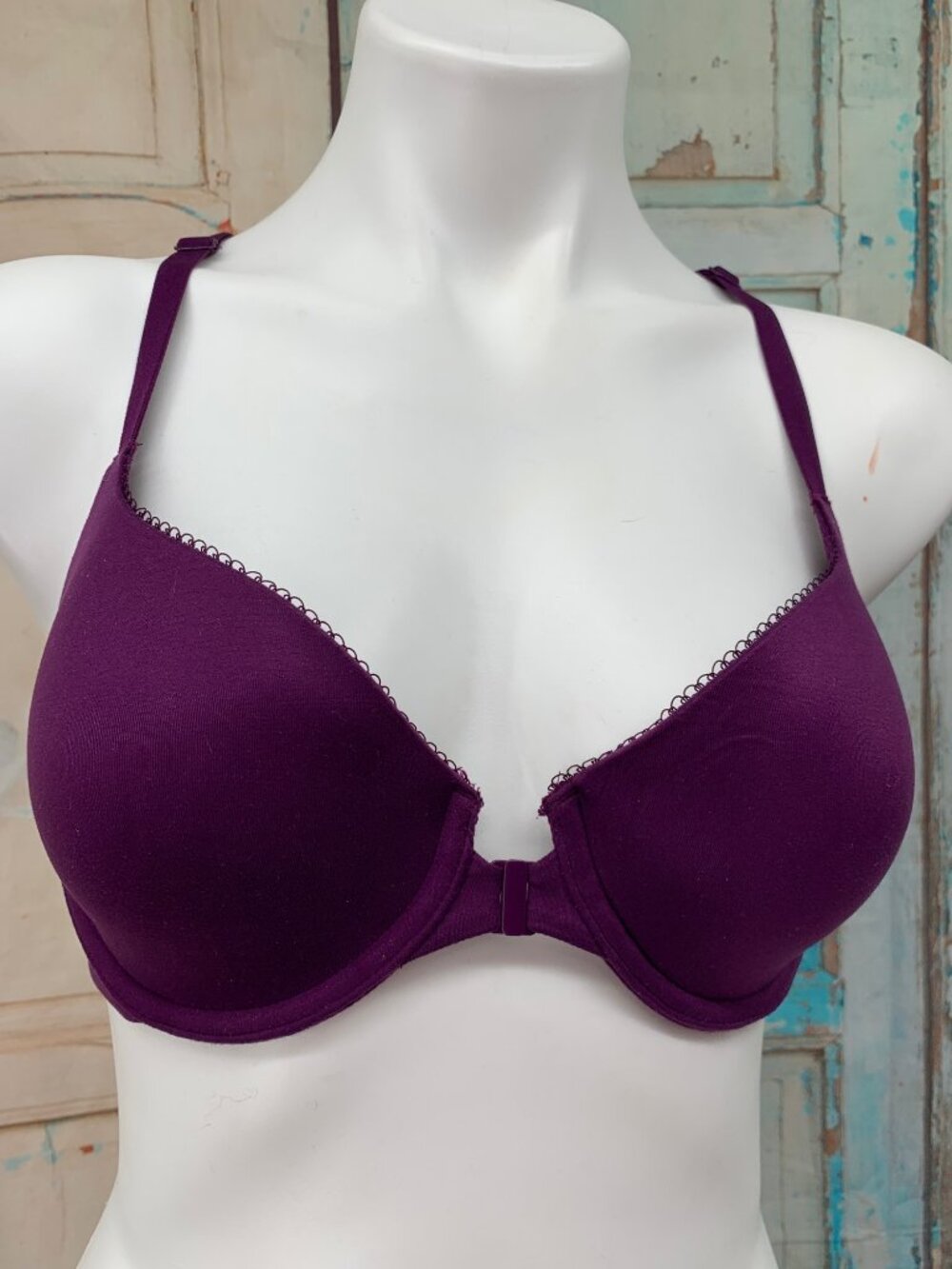 Victorias Secret Body By Victoria Purple Lace Back Demi Bra Size 34D